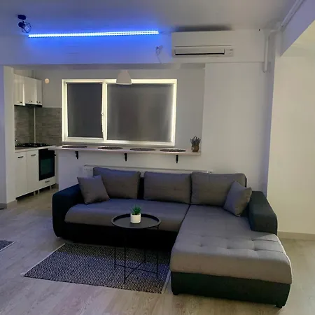 Black&white Апартаменты *